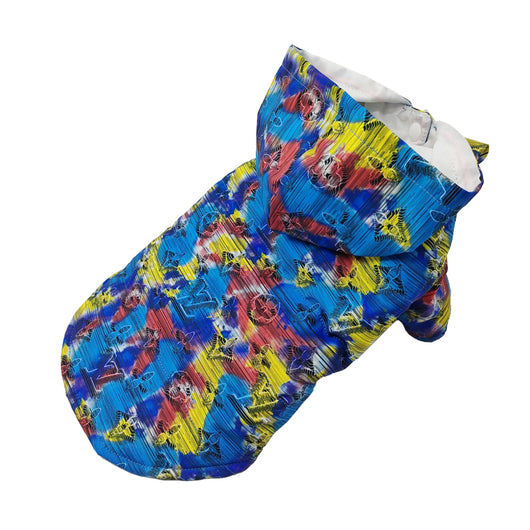 Chaqueta para perro inspirada en un elegante diseñador