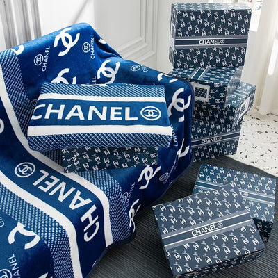 Black Dog Tactile Blanket