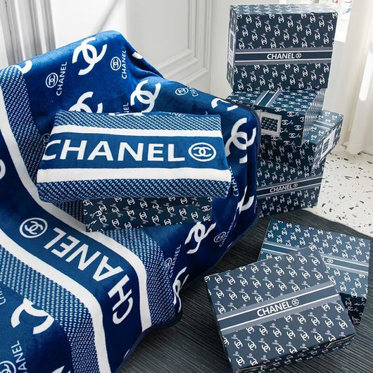 Black Dog Tactile Blanket